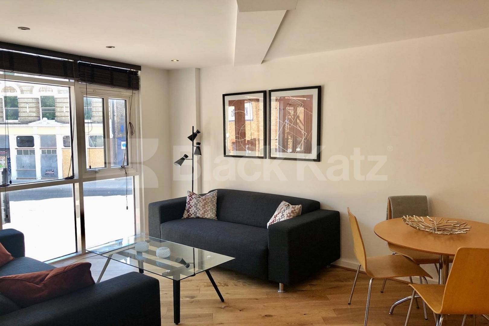 Warehouse style apartment recently redecorated & superbly located  Shad Thames, London Bridge